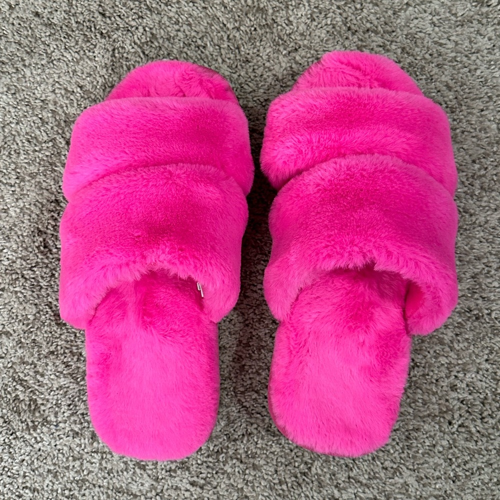 Cozy Pink Faux Fur Slippers